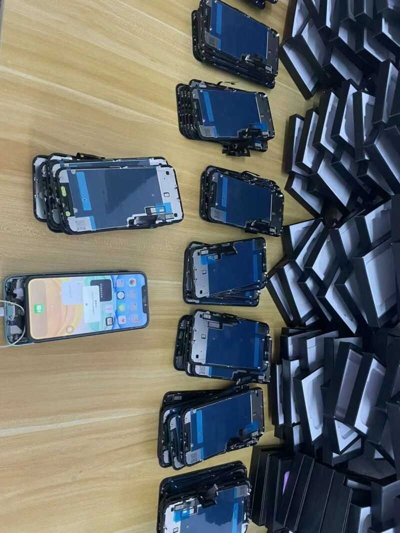 iPhone Screens Assembly - Image 2