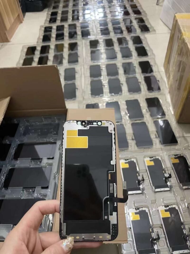 iPhone Screens Assembly - Image 4